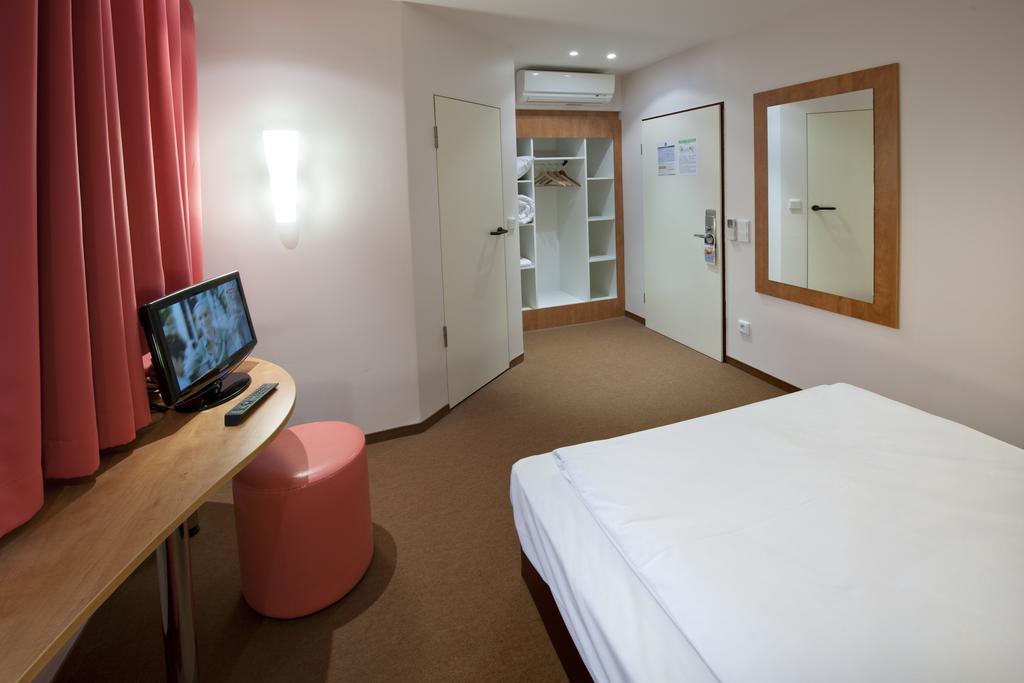 Hotel Hannover-Garbsen Buitenkant foto